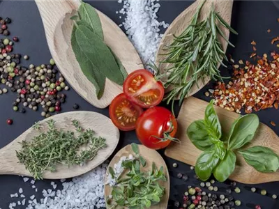 Küchenkräuter schmecken frisch von der Fensterbank am besten